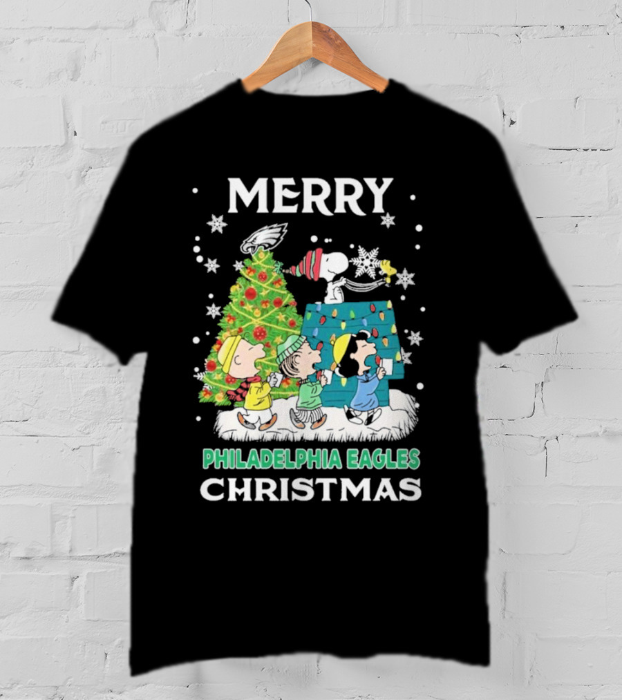 Merry Philadelphia Eagles Christmas Charlie Brown Snoopy Woodstock T-Shirt
