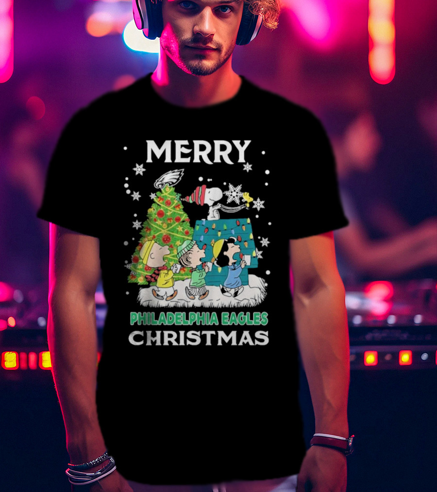 Merry Philadelphia Eagles Christmas Charlie Brown Snoopy Woodstock T-Shirt