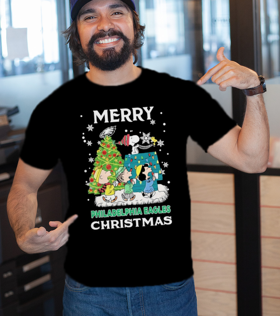 Merry Philadelphia Eagles Christmas Charlie Brown Snoopy Woodstock T-Shirt