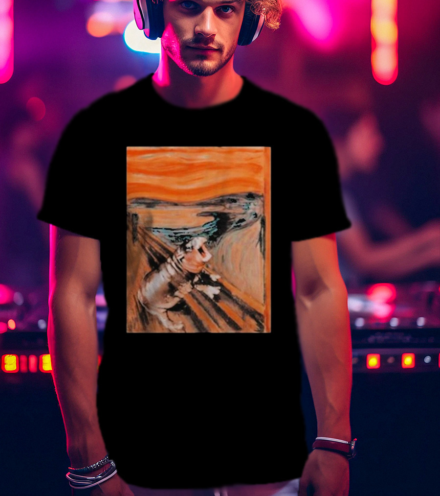 Scared Moo Deng Meme Scream T-Shirt