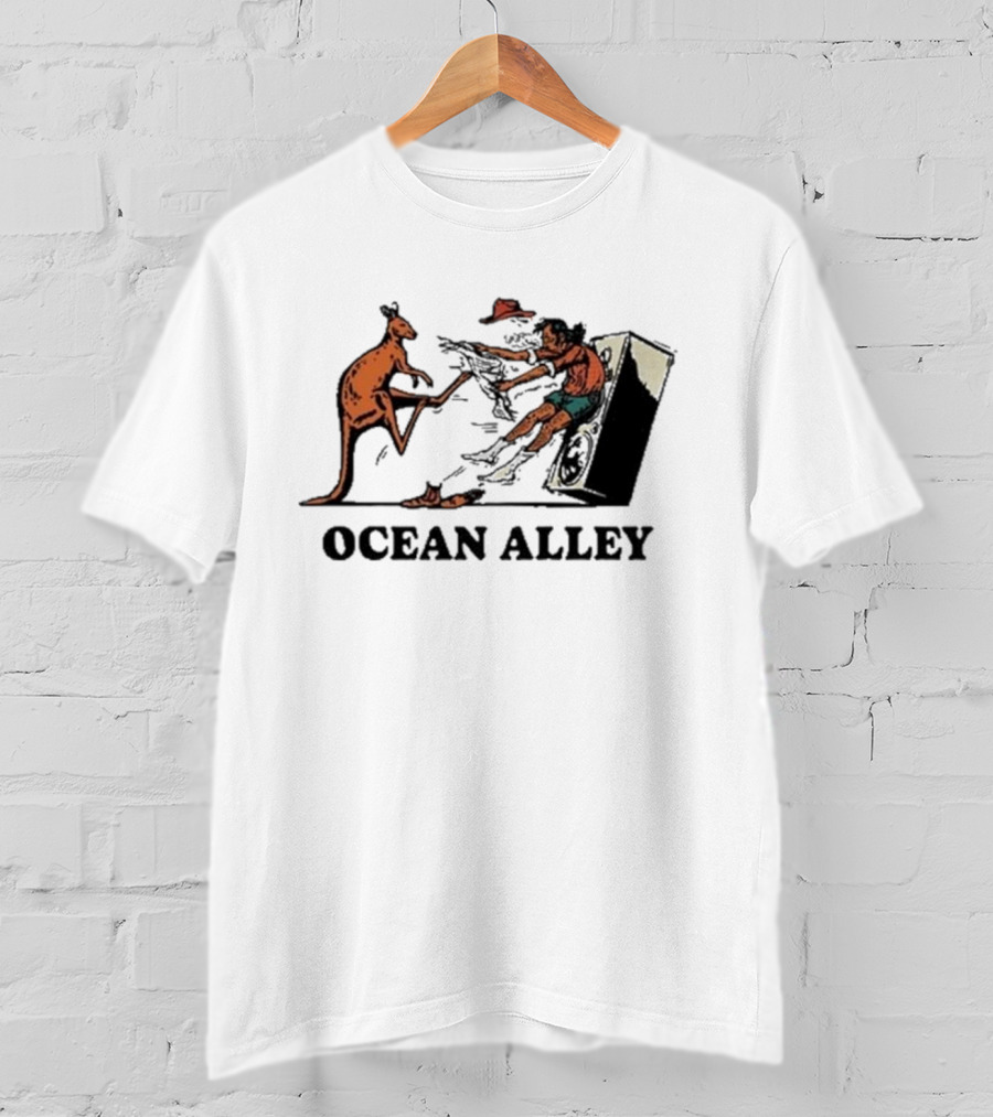 OCEAN ALLEY Kangaroo Laundry Kick T-Shirt