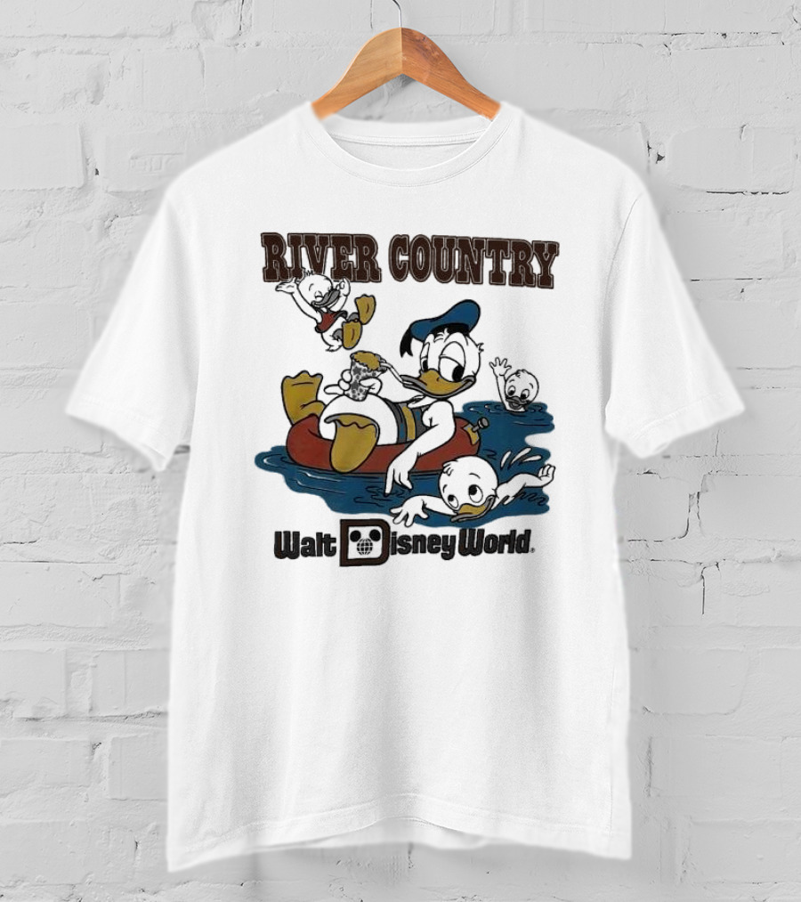 Walt Disney World River Country Duck Characters Floating Scene T-Shirt
