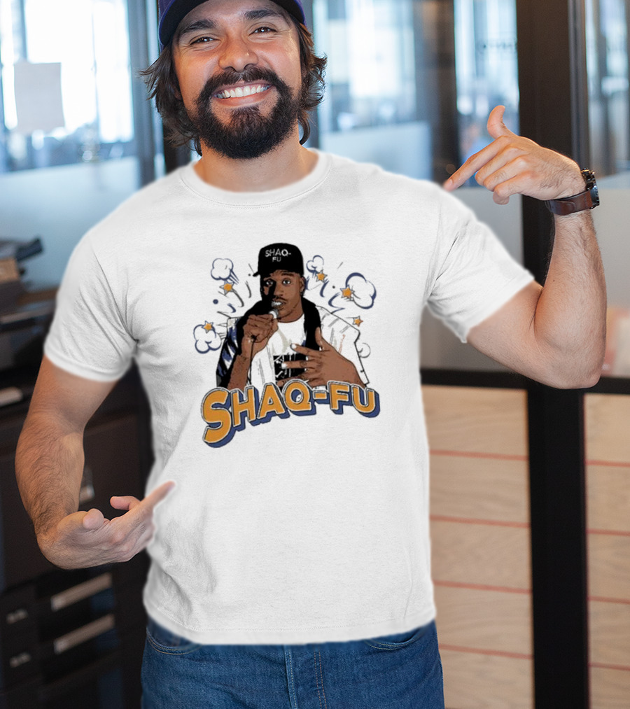 Shaq-Fu Comic Style Microphone Poderes Deportivos Y Comedia Vintage Retro 90s T-Shirt