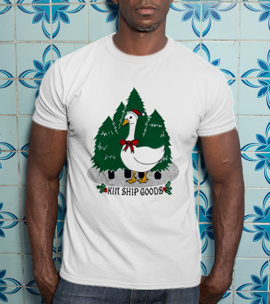 Kin Ship Goods Santa Claus Duck Christmas Trees Merry Christmas T-Shirt