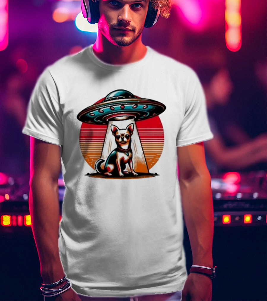 UFO Chihuahua Funny Alien Encounter Retro Sunset T-Shirt