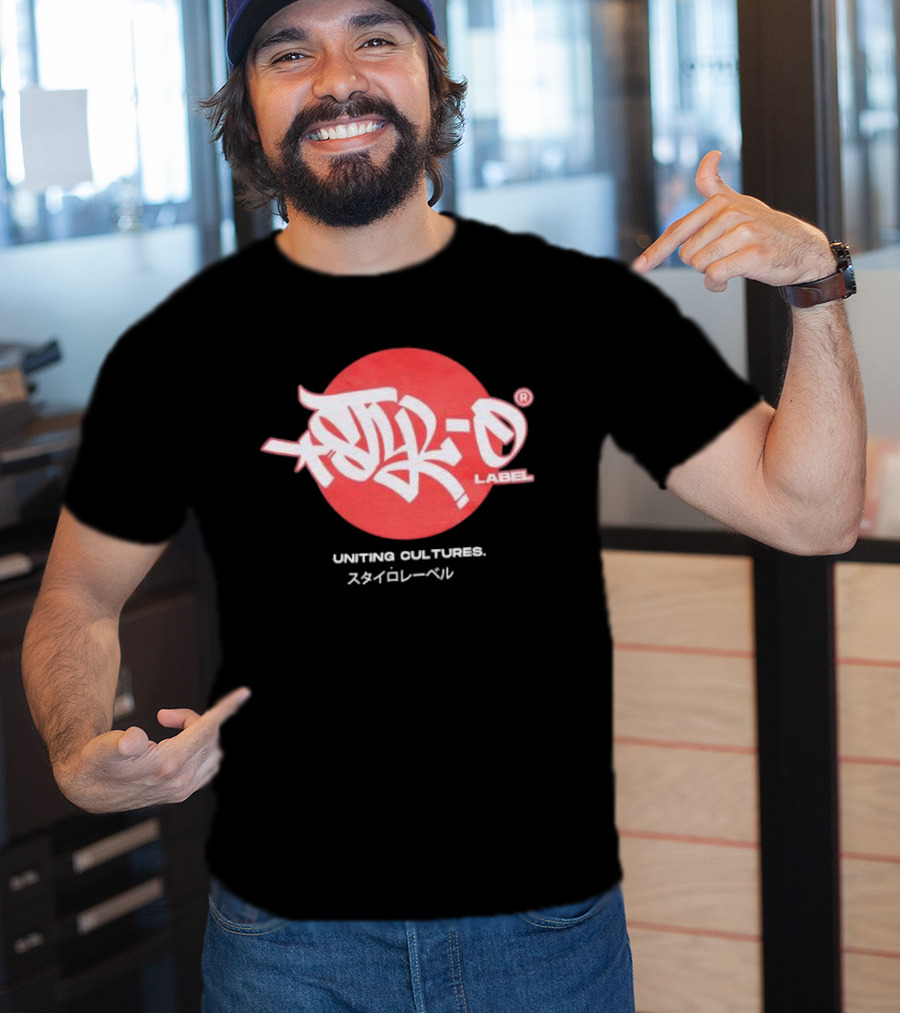 Uniting Cultures Label T-Shirt