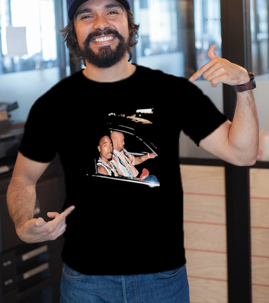 2Pac And Suge Knight Black Car Night Image T-Shirt