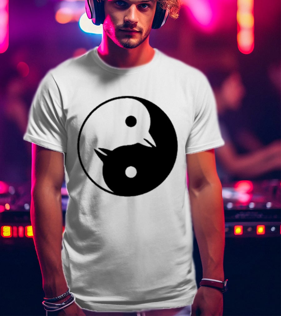 Yin Yang Penguins Pinguini Tattici Nucleari T-Shirt