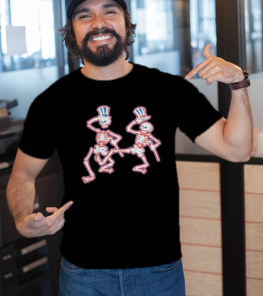 Grateful Dead Dancing Skeletons Patriotic Top Hat Skelly Duo T-Shirt