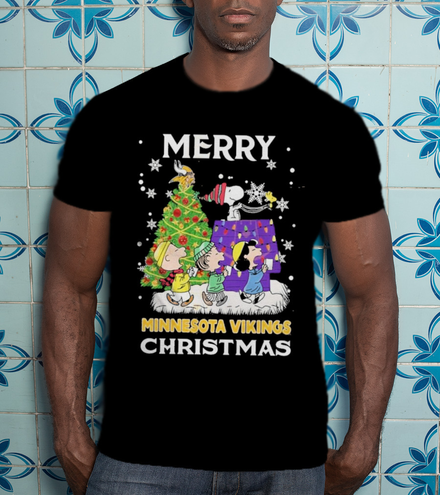 Merry Christmas Minnesota Vikings Snoopy Peanuts Holiday T-Shirt