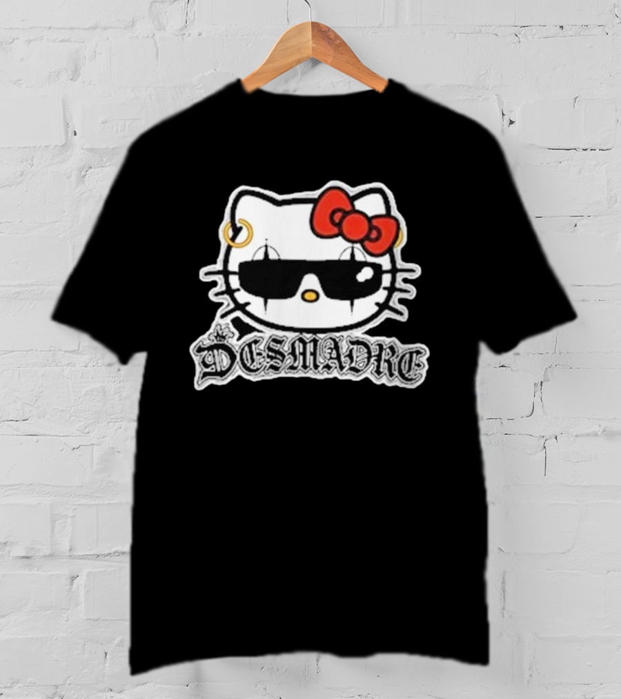Desmadre Hello Kitty With Sunglasses And Gold Earring T-Shirt