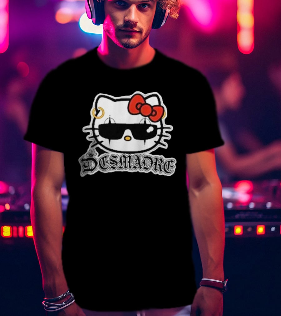 Desmadre Hello Kitty With Sunglasses And Gold Earring T-Shirt