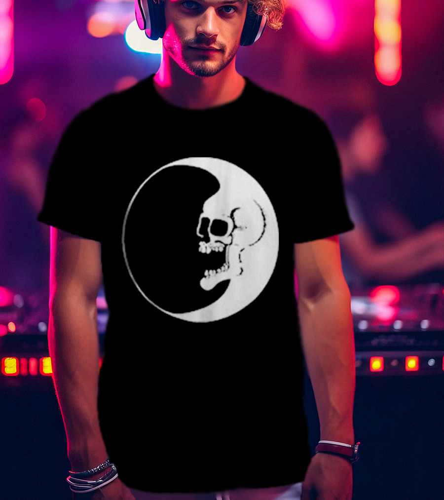 Zero Dead Moon Skull Crescent T-Shirt