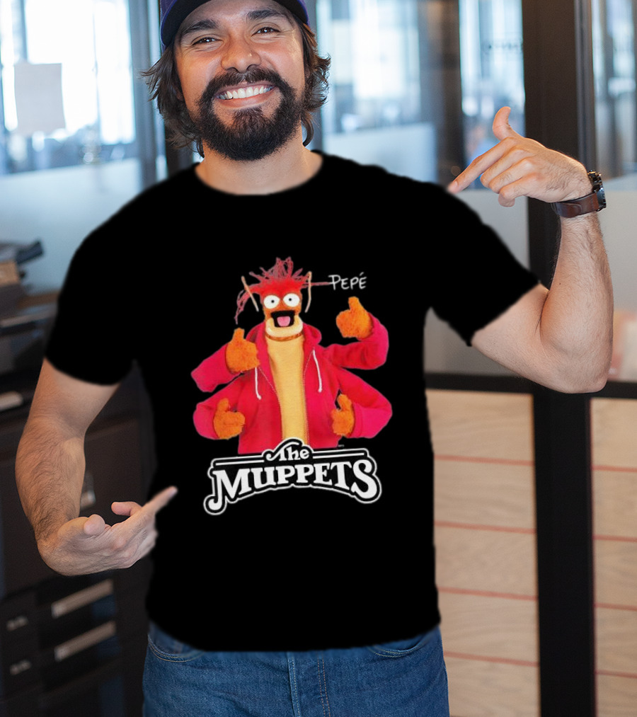 Disney The Muppets Pepé Four Thumbs Up Okay T-Shirt