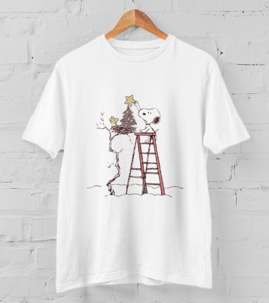 Charlie Brown Snoopy Christmas Tree Decorating Scene T-Shirt