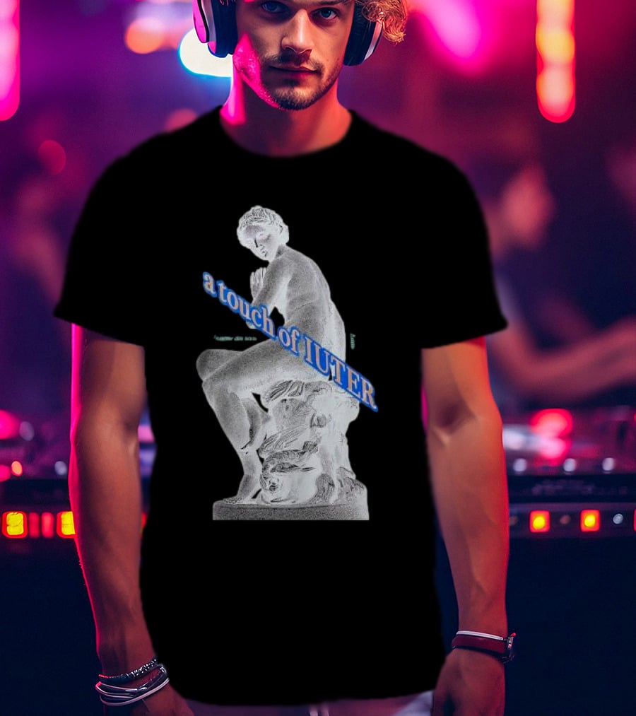Nymph A Touch Of Iuter Collezione Primavera Estate 2025 Insieme Dal 2002 Statue T-Shirt