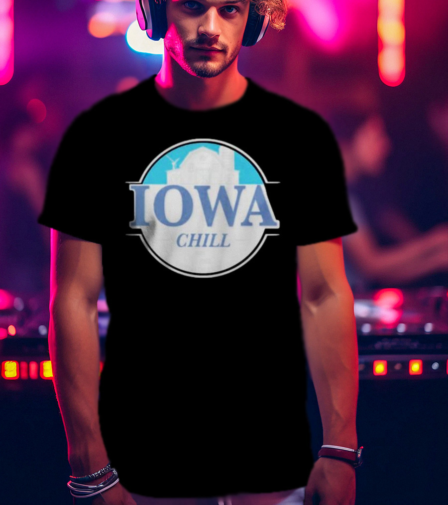 Iowa Chill Barn Windmill Circle T-Shirt