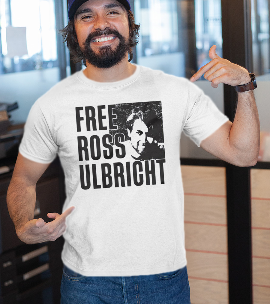 Free Ross Ulbricht Text With Distressed Face Graphic T-Shirt