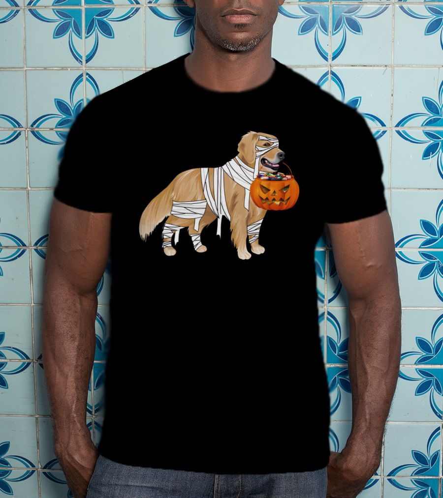Golden Retriever Mummy With Halloween Pumpkin Basket T-Shirt