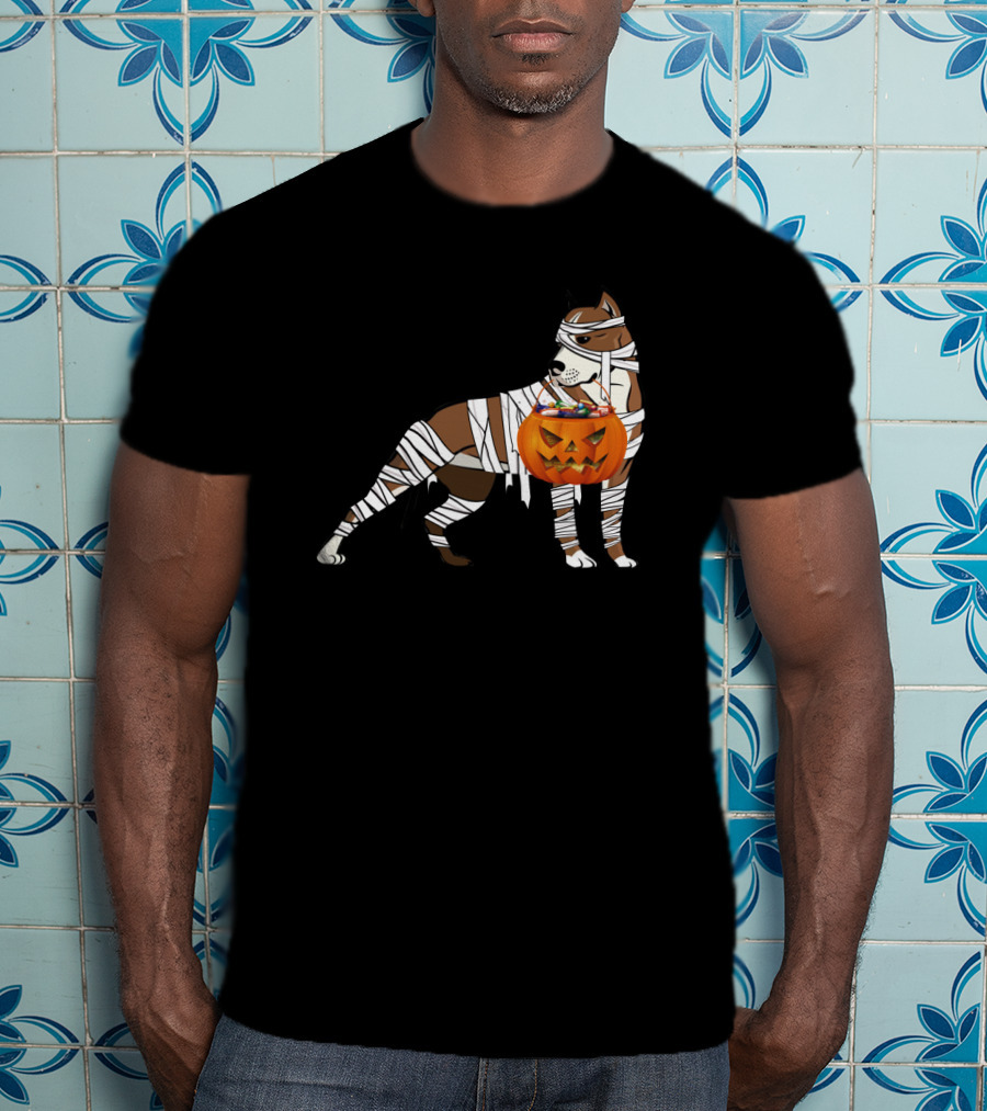 Halloween Mummy Wrapped Pitbull With Jack-O'-Lantern Pumpkin Basket T-Shirt