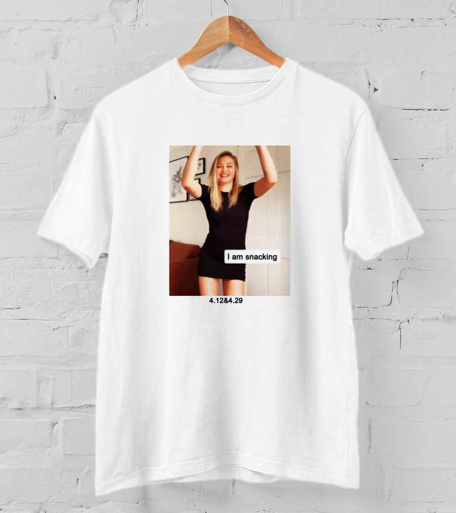 I Am Snacking 4.1284.29 T-Shirt