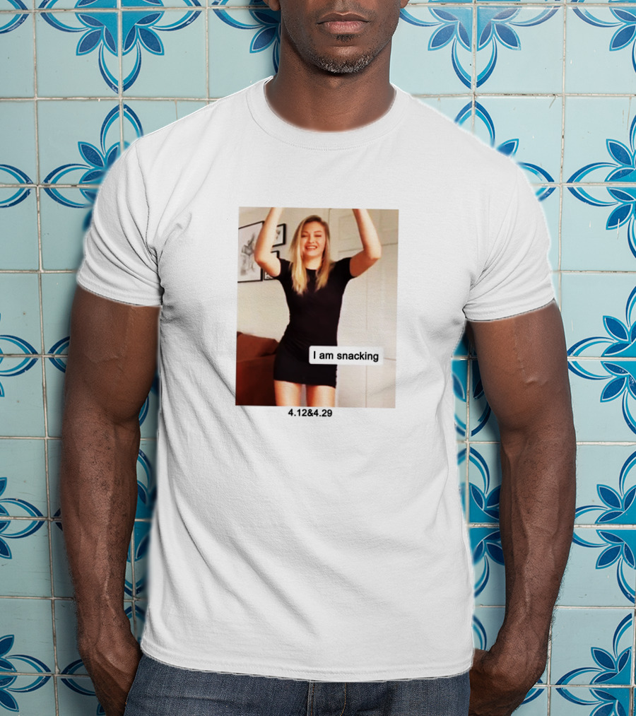 I Am Snacking 4.1284.29 T-Shirt