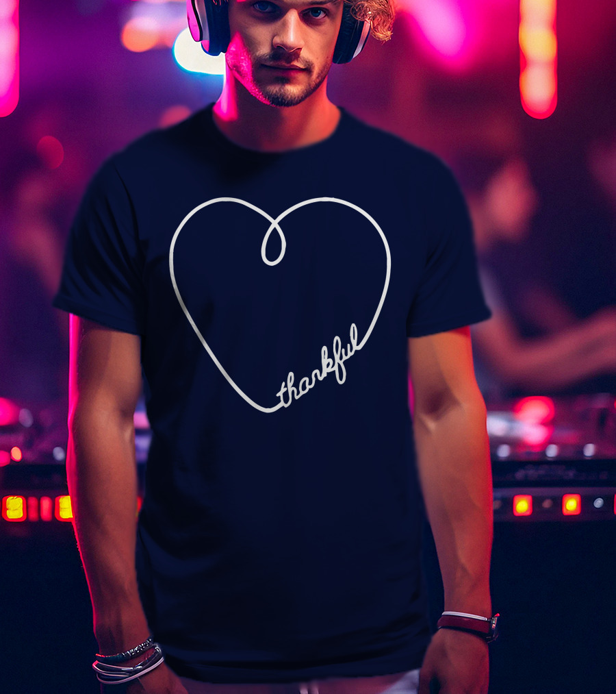 Thankful Script Heart Outline T-Shirt
