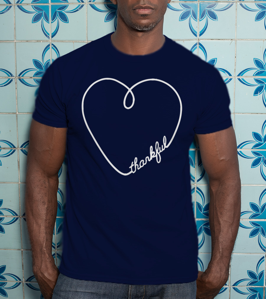 Thankful Script Heart Outline T-Shirt