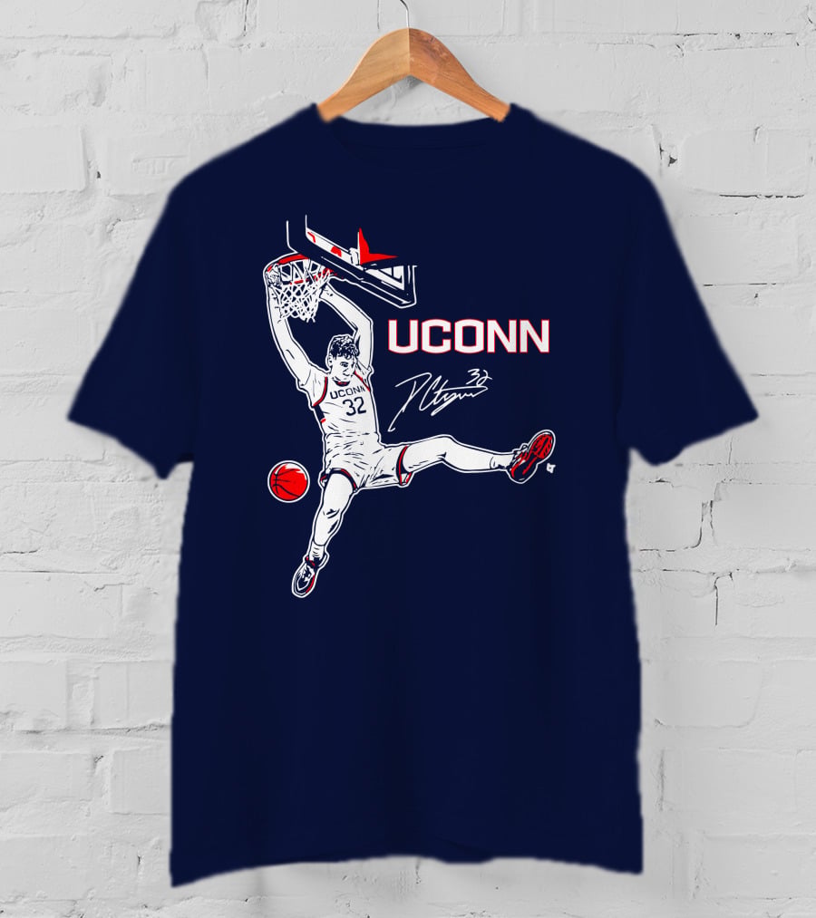 UConn Basketball Donovan Clingan Slam Dunk Signature 32 T-Shirt
