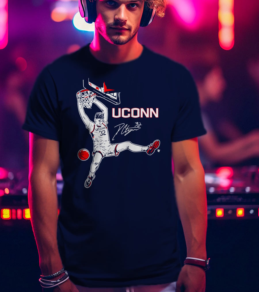 UConn Basketball Donovan Clingan Slam Dunk Signature 32 T-Shirt