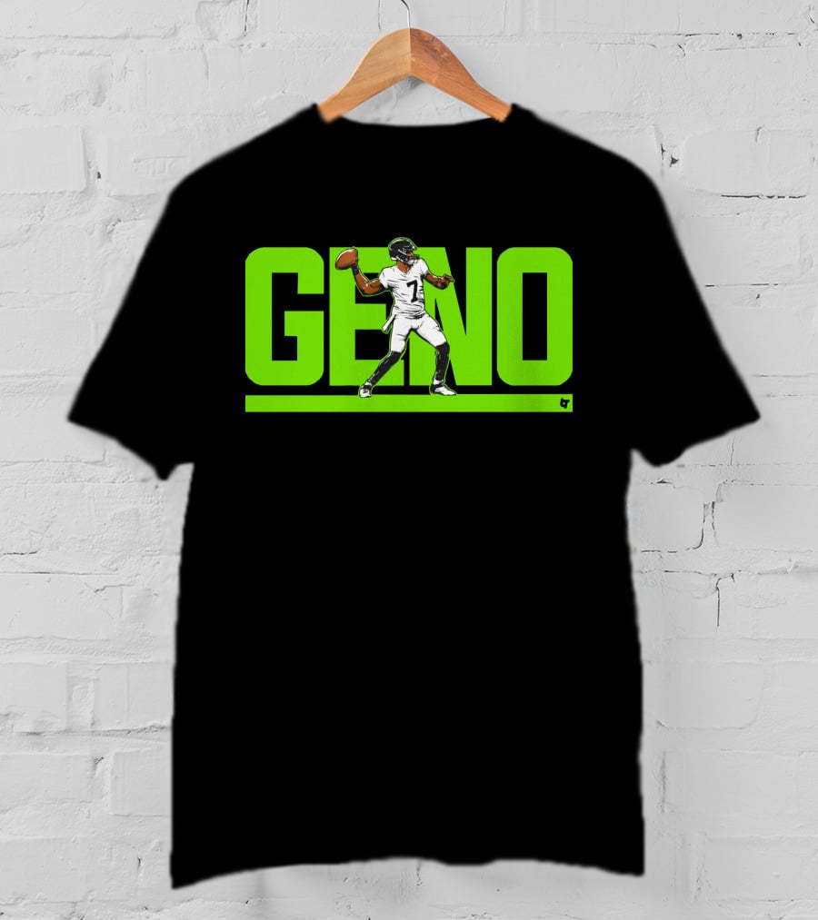 Geno Smith Football Player Throwing Quarterback Action T-Shirt