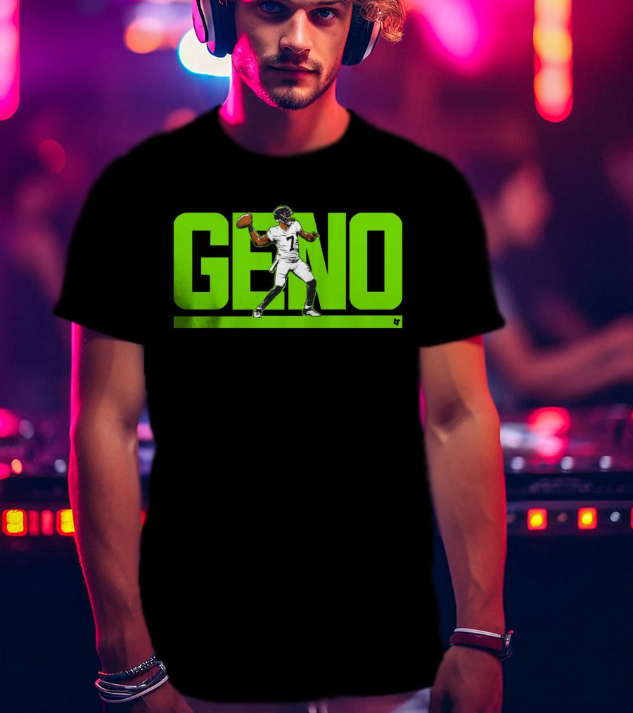 Geno Smith Football Player Throwing Quarterback Action T-Shirt