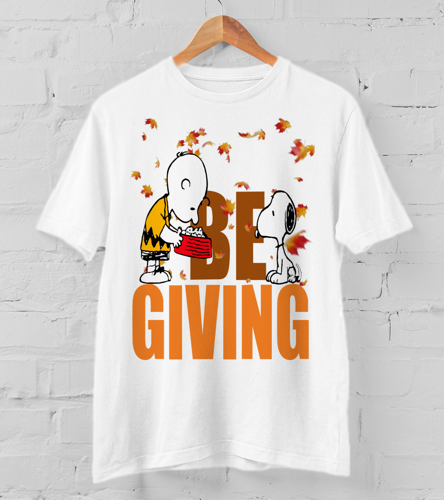 Charlie Brown And Snoopy Be Giving Thanksgiving Day Leaves T-Shirt
