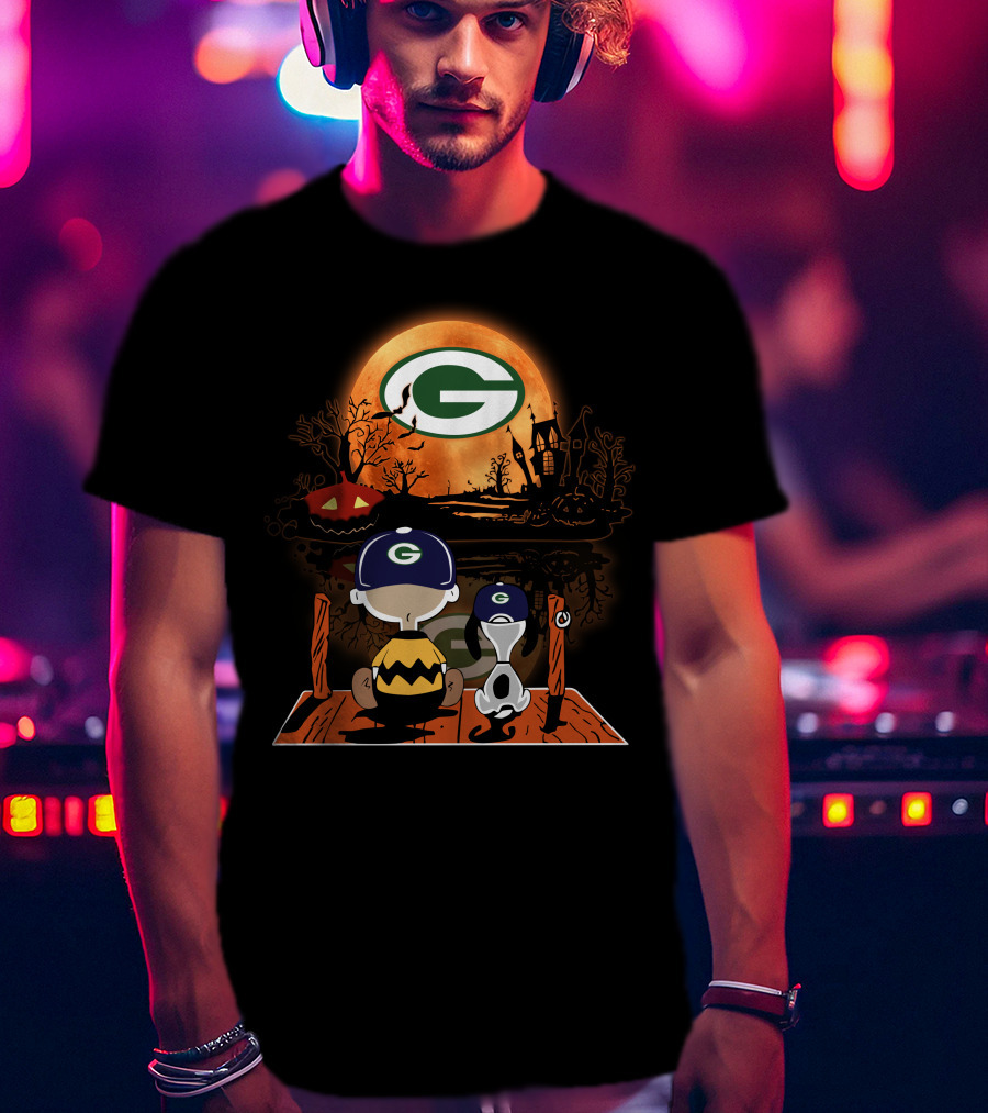Charlie Brown And Snoopy Halloween Scene With Green Bay Packers T-Shirt