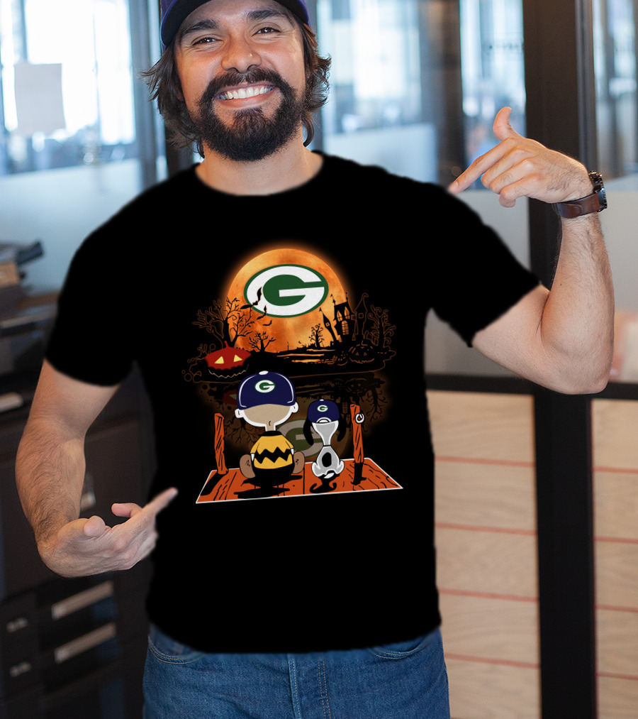 Charlie Brown And Snoopy Halloween Scene With Green Bay Packers T-Shirt