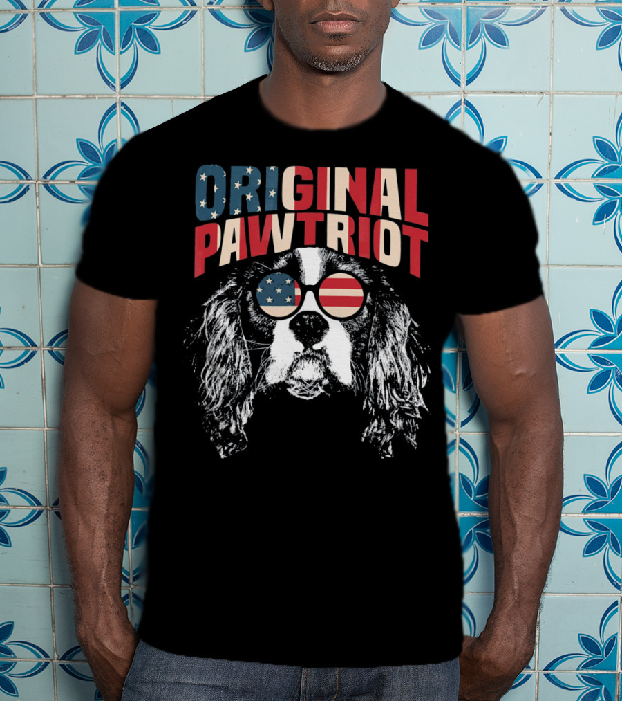 Original Pawtriot Cavalier King Charles Spaniel USA Flag Sunglasses T-Shirt