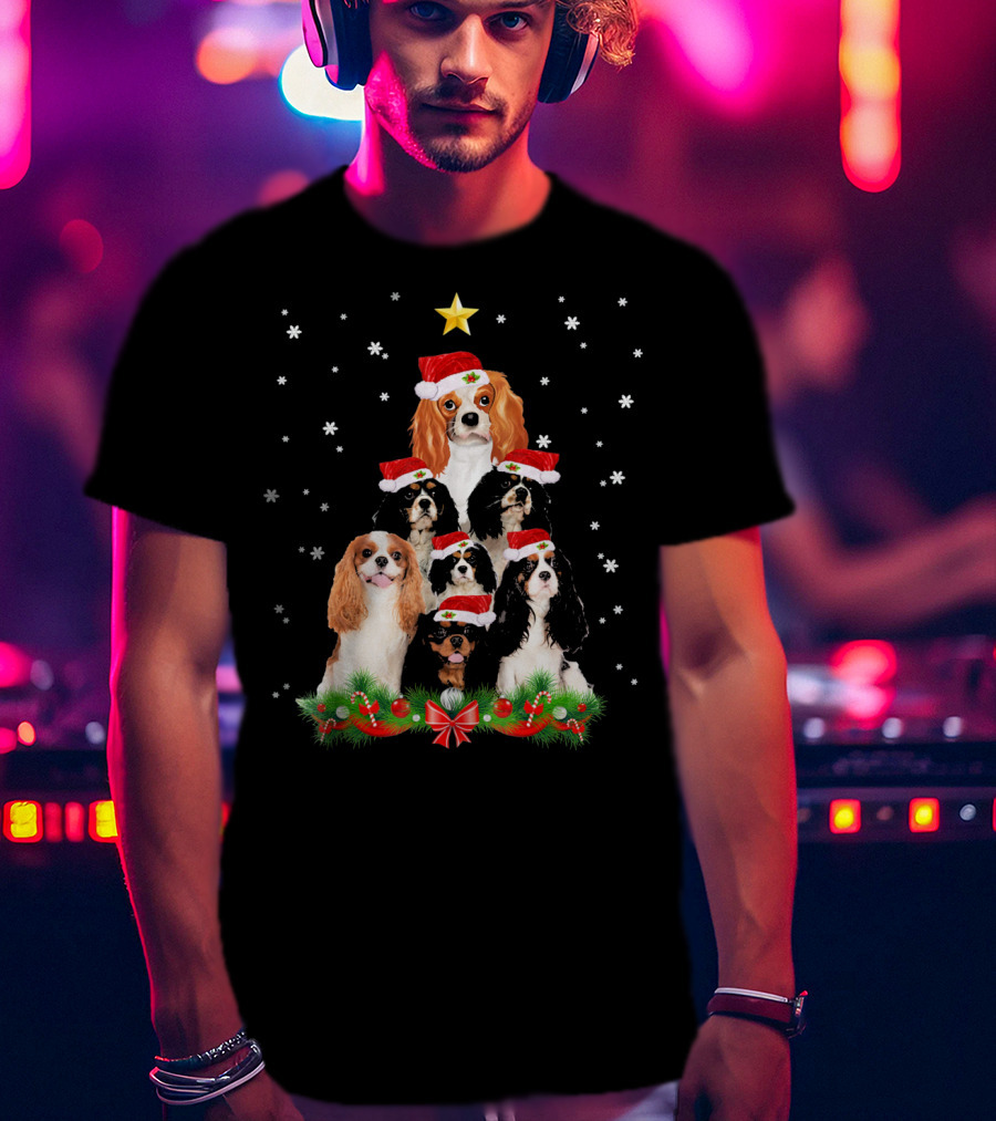 Cavalier King Christmas Tree With Santa Hat Dogs And Snowflakes T-Shirt