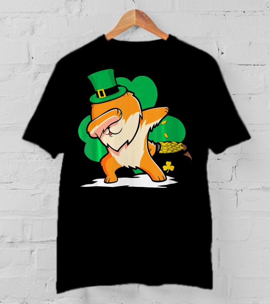 St Patrick's Day Dabbing Pomeranian With Leprechaun Hat And Shamrock T-Shirt