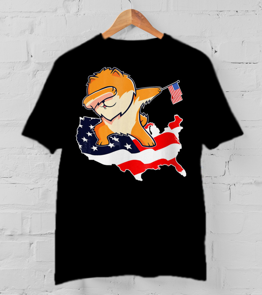 Funny Dabbing Pomeranian Holding American Flag On USA Map T-Shirt
