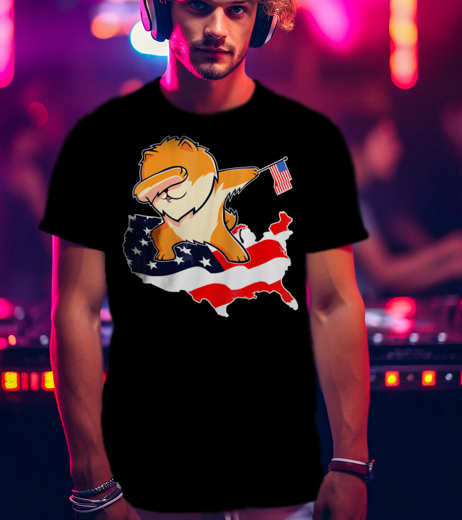 Funny Dabbing Pomeranian Holding American Flag On USA Map T-Shirt