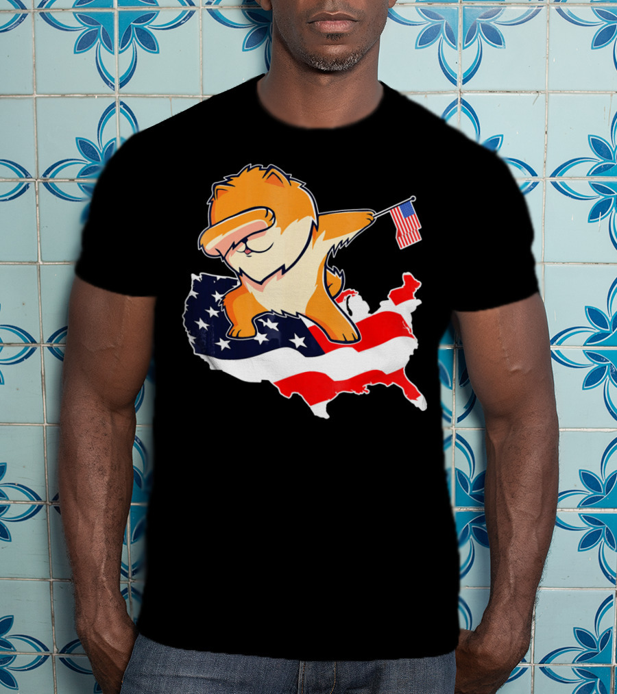 Funny Dabbing Pomeranian Holding American Flag On USA Map T-Shirt