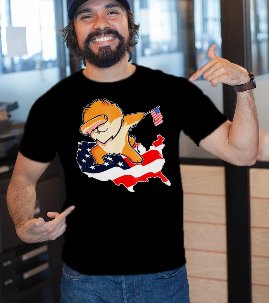 Funny Dabbing Pomeranian Holding American Flag On USA Map T-Shirt