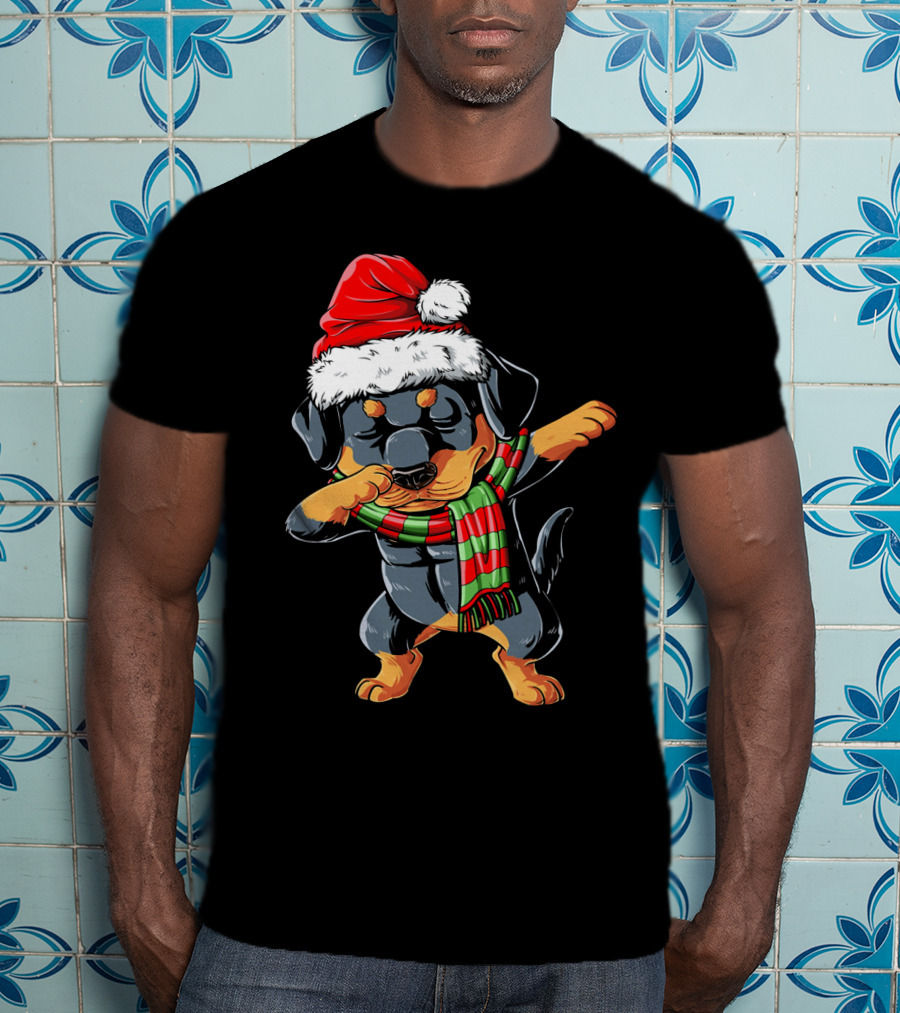 Dabbing Rottweiler Santa With Christmas Hat And Scarf T-Shirt