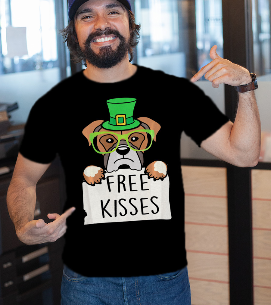 Free Kisses Boxer Dog Leprechaun St Patrick Hat Green Glasses T-Shirt