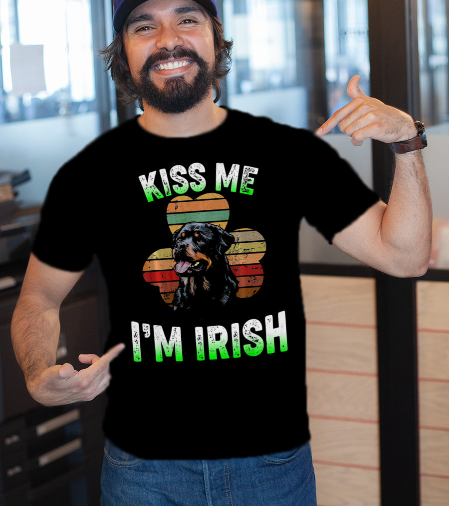 Kiss Me I'm Irish Funny Vintage Shamrock Rottweiler T-Shirt