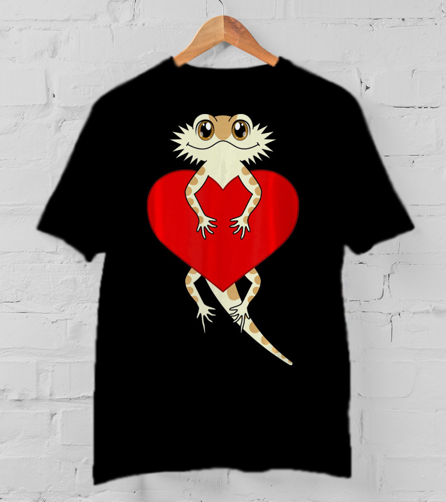 Cute Cartoon Bearded Dragon Hugging Heart Valentines T-Shirt