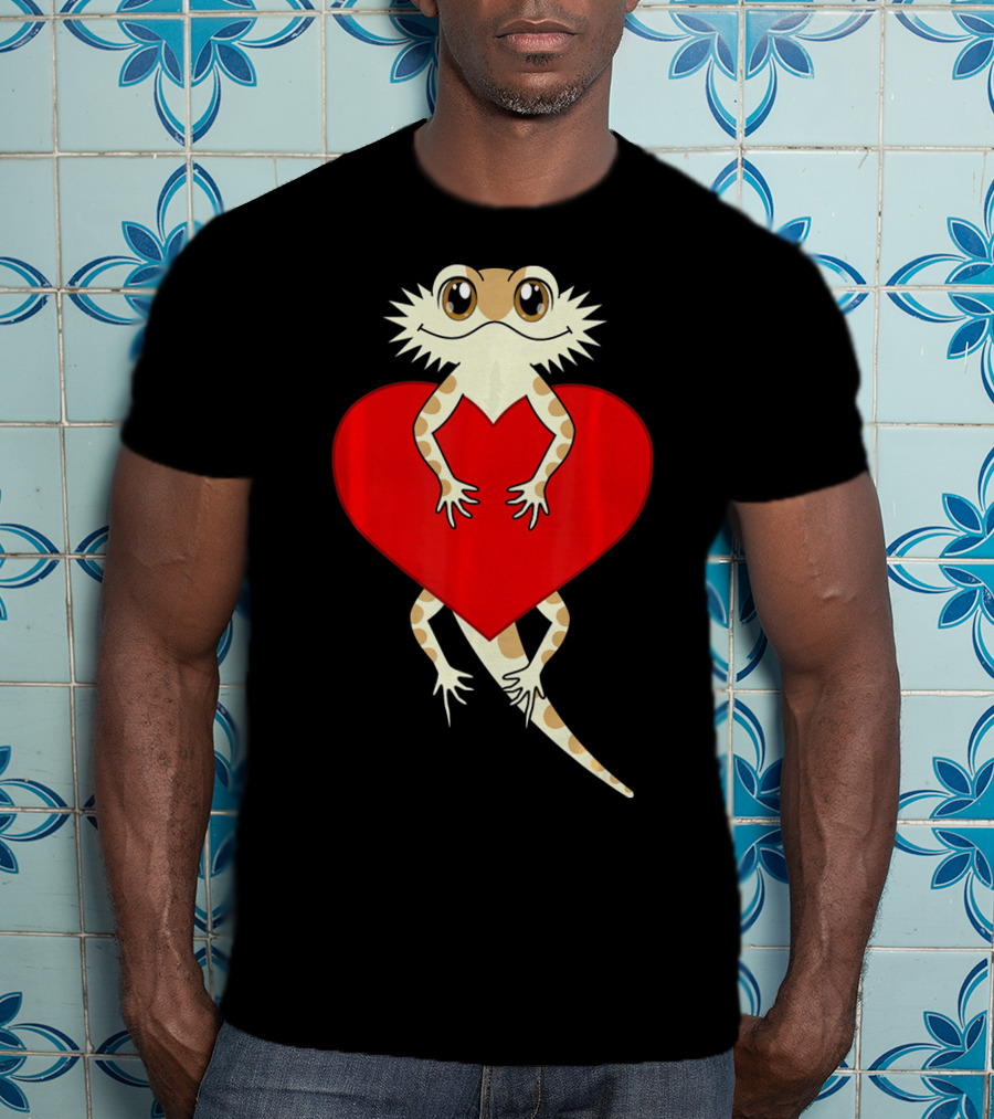 Cute Cartoon Bearded Dragon Hugging Heart Valentines T-Shirt