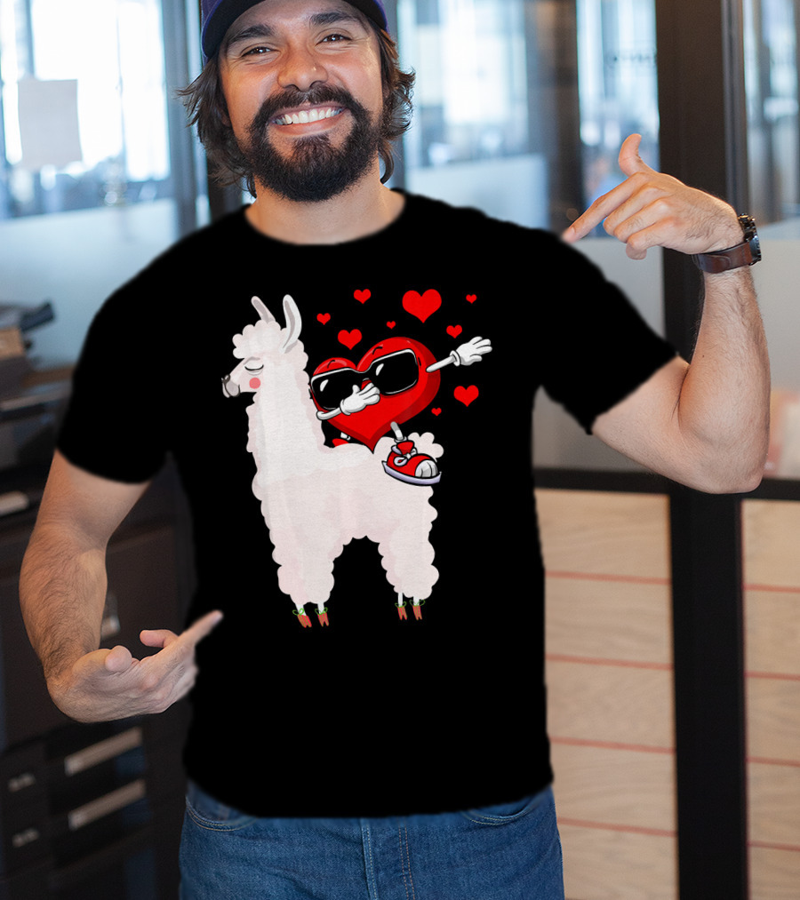 Funny Heart Dabbing On Llama Surrounded By Hearts Valentin T-Shirt
