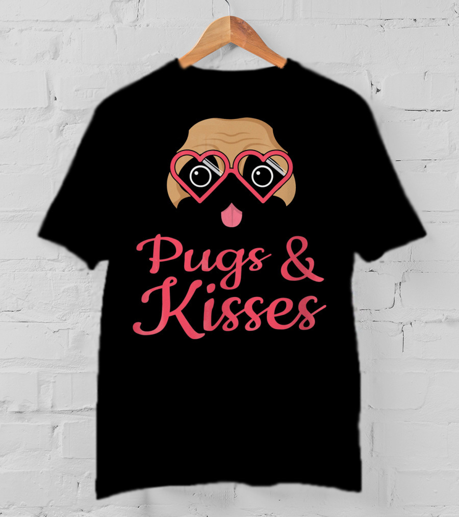Pugs And Kisses Funny Valentines Day Humor T-Shirt