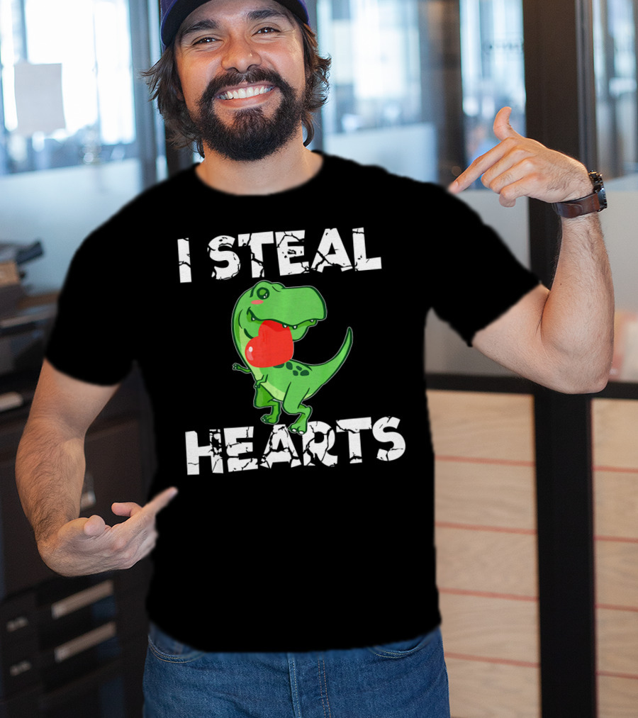 I Steal Hearts Dinosaur Valentine's Day T-Rex Holding Heart T-Shirt